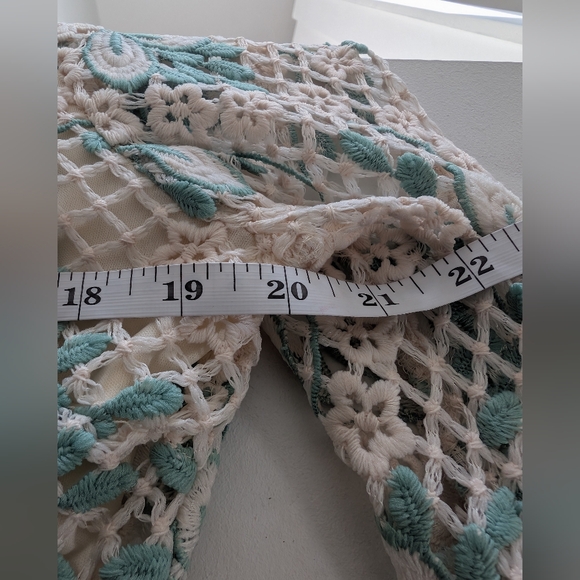 Boston Proper Green and Cream Floral Blouse Size S - Picture 4 of 8